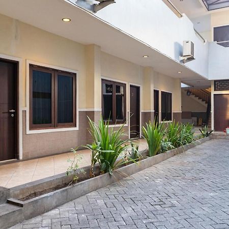 Reddoorz Near Bahu Mall Manado Malalayang Exterior photo